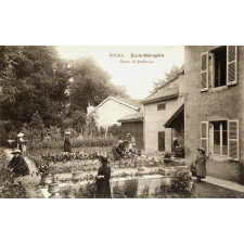 Bourg - Ecole Ménagère - Cours de Jardinage.