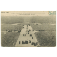 Maison d'Education de la Légion d'Honneur de Saint-Denis - Vue du Parc-Promenade des Elèves.