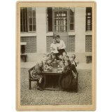 Fabrication de charpie à l'école maternelle du Tréport - 6 juillet 1915.