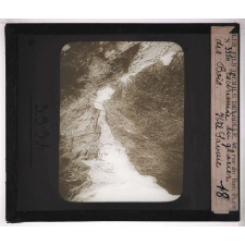 Les Différents types de vallées. Extrémité du glacier des Bois. Hte Savoie.