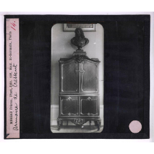 L'Art français des origines à 1800 - d'après les collections du Petit Palais (Exposition universelle de 1900). II. XVIIe et XVIIIe siècles. Armoire de Cressent.