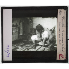 Tunisie (La vie dans le Sud). Tourneur sur bois.