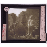 Civilisation égyptienne, le temple. Karnak, statues d'Aménophis I et de Thoutmosis II.