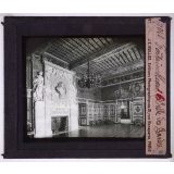 Le Château de Fontainebleau. Salle des gardes.