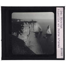 Côtes de la Manche et Atlantique. Etretat. Aiguille et Porte d'Aval.