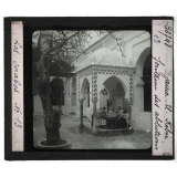 Les Arabes. Djamaa-El-Kébir. Fontaine des ablutions.