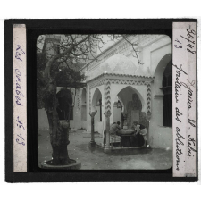Les Arabes. Djamaa-El-Kébir. Fontaine des ablutions.
