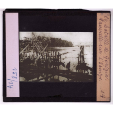 La Bataille de Gorizia. Le théâtre de la bataille du 4 au 15 août 1916. Passerelle sur l'Isonzo.