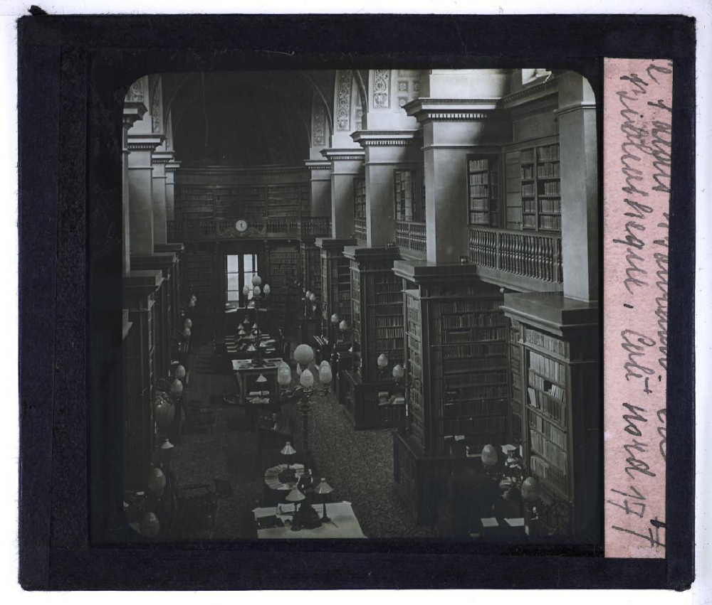 Le Palais-Bourbon. La bibliothèque, côté nord.