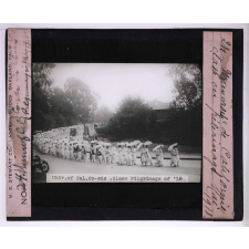 Université de Californie. Co-eds, Class Pilgrimage of '18 - Classe en pèlerinage, Mai 1918.