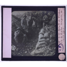 Verdun en février-mars 1916 (en arrière de la bataille). Côte du Talon, conquise en Août 1917.