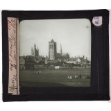 Ypres Furnes Audenarde. Ypres. Vue d'ensemble, St Martin (cath.) et beffroi. 
