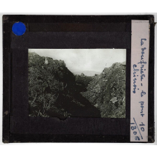 Guadeloupe, Martinique. La Soufrière. Le pont chinois.