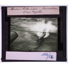 L'Effort anglais. Marine britannique. Immersion d'une torpille.
