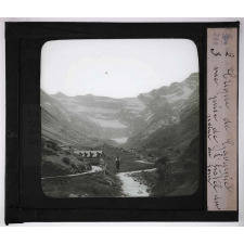 Formes de terrain. Cirque de Gavarnie, vue prise de l'hôtel du point du jour.