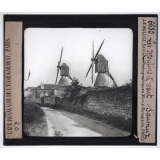 Maine - Anjou (Sarthe, Mayenne, Maine-et-Loire). Les Moulins à vent. Saumur.