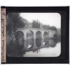 Charente-Quercy, Périgord. Pont de Cabrerets. Vallée du Celé.