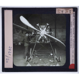 Quelques types nouveaux d'aéroplanes. Moteur Anzani, 6 cylindres, vue de face, hélice intégrale Chauvière.