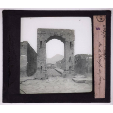 Pompéi. Arc de triomphe du forum.