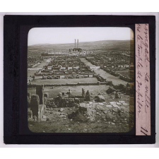 L'Afrique romaine. Timgad. La ville vers le temple de Jupiter.