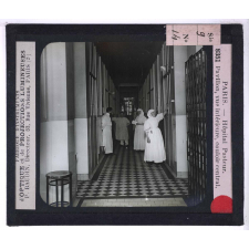 Un Hôpital de contagieux. Hôpital Pasteur. Pavillon, vue intérieure, couloir central.