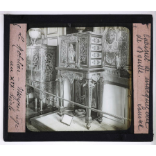 Le Mobilier en France du Moyen-Age au XIXè siècle. Cabinet de marqueterie de Boulle. Louvre.