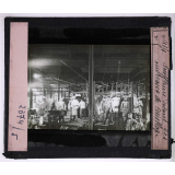 Le Verre à vitres. Souffleurs devant les ouvreaux de cueillage.