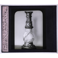 Galerie d'Apollon. Vase antique cristal de roche, orfèvrerie française du 12e s. Ancien trésor de St Denis.