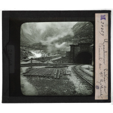 Suisse, montagnes, lacs. Gaeschenen. Entrée du tunnel du St Gothard.