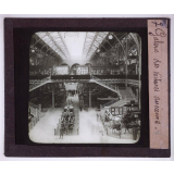 Champ de Mars expo 1900. Galerie des voitures anciennes.