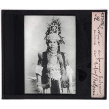 La Bulgarie. Costume de femme bulgare, environs de Sofia.