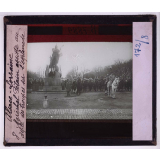 L'Alsace-Lorraine en 1918. Maréchal Pétain assiste au défilé des troupes sur l'esplanade.