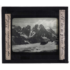 Les Régions naturelles des Alpes du Dauphiné. Chaîne du Pelvoux vue du glacier Blanc.