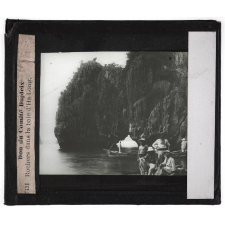 Tonkin. Rochers dans la baie d'Ha-Long.