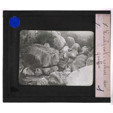 Roches et terrains. Huelgoat : rochers du gouffre.