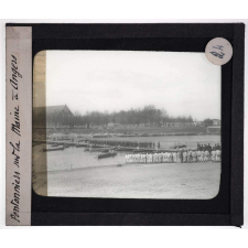 La Loire. Pontonniers sur la Maine à Angers.