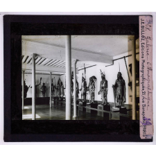Visite aux Invalides. Galerie Ethnographique.