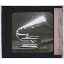 Le Phonographe et le téléphone. Phonographe à disque.