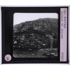 Les Différents types d'habitations. Norvège. Cabane de Lapons.