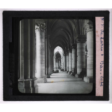 Notre-Dame de Paris. Bas-côté.