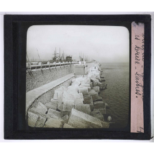 L'Outillage des grands ports de commerce modernes. Marseille, la jetée et les brise-lames.