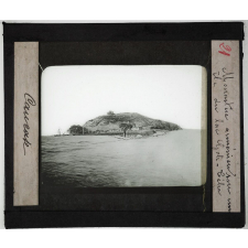 Le Caucase. Monastère arménien sur une île du lac Gah-Téha.