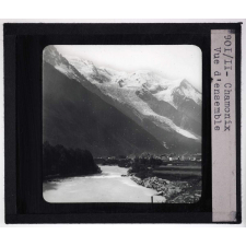 Chamonix et la vallée de l'Arve. Chamonix. Vue d'ensemble.