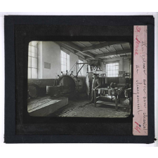 Industrie du caoutchouc et de la gutta-percha. Autoclave avec son chariot de chargement.