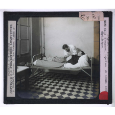 Sérothérapie. Préparation des divers sérums de l'Institut Pasteur de Paris. Salle d'examen, injection de sérum anti-diphtérique.