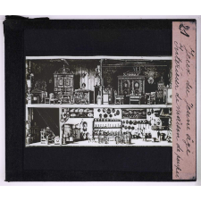 Jeux du jeune âge. Intérieur de maison de poupée.