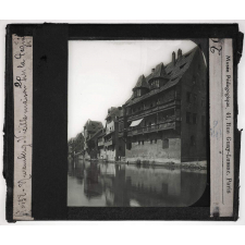 La Bavière. Nuremberg, Vieille maison sur la Pegnitz.