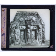Art français (VIe-XVIe s.). Rétrospective. Reliquaire de Pépin d'Aquitaine.