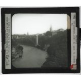 Suisse, les villes. Berne : vue générale, prise du pont du chemin de fer.