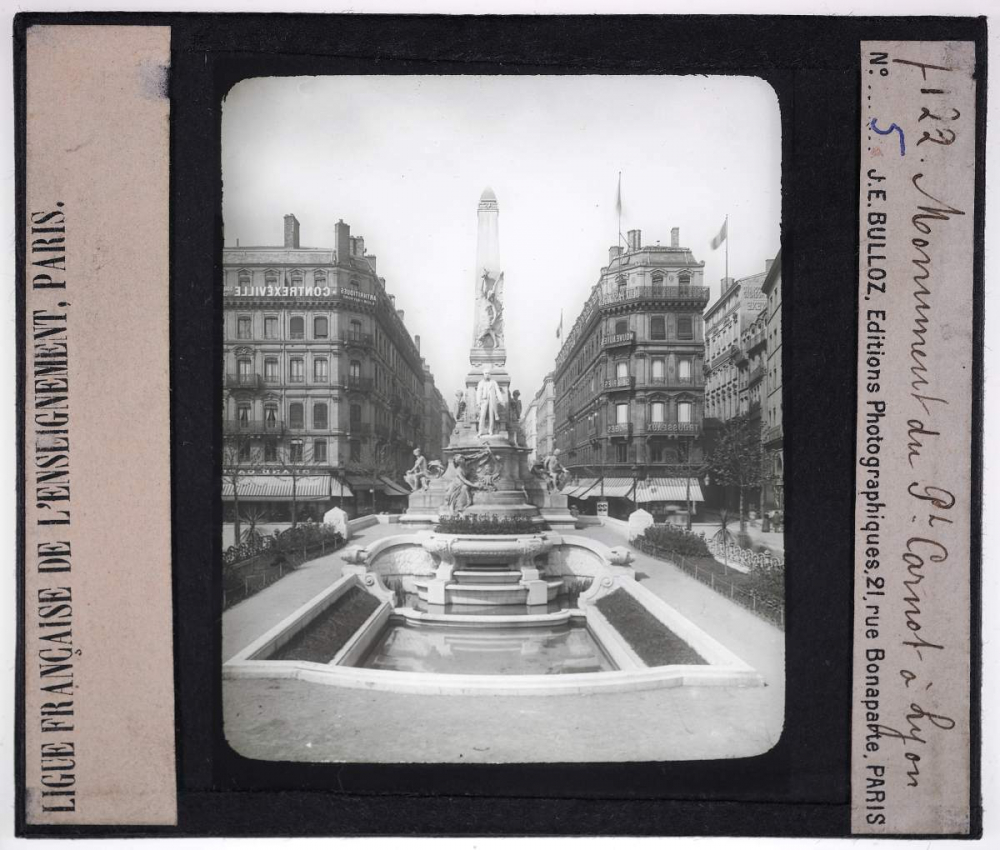 Lyon et la région lyonnaise. Monument du Pt Carnot à Lyon. 